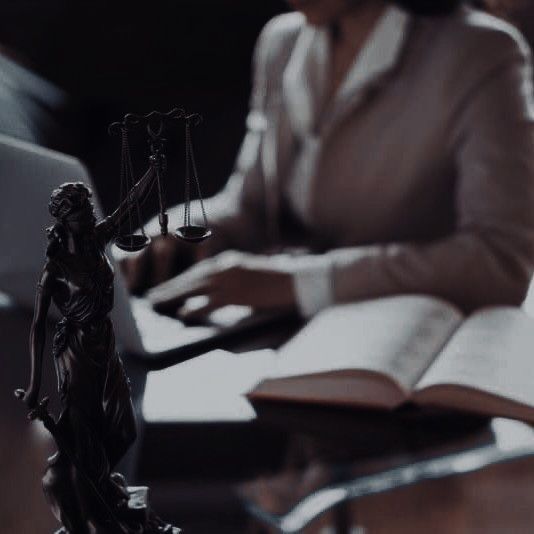 MENODIVÓRCIO: QUANDO O DIVÓRCIO NA MENOPAUSA DEIXA DE SER COLAPSO E VIRA ESTRATÉGIA DE RECOMEÇO